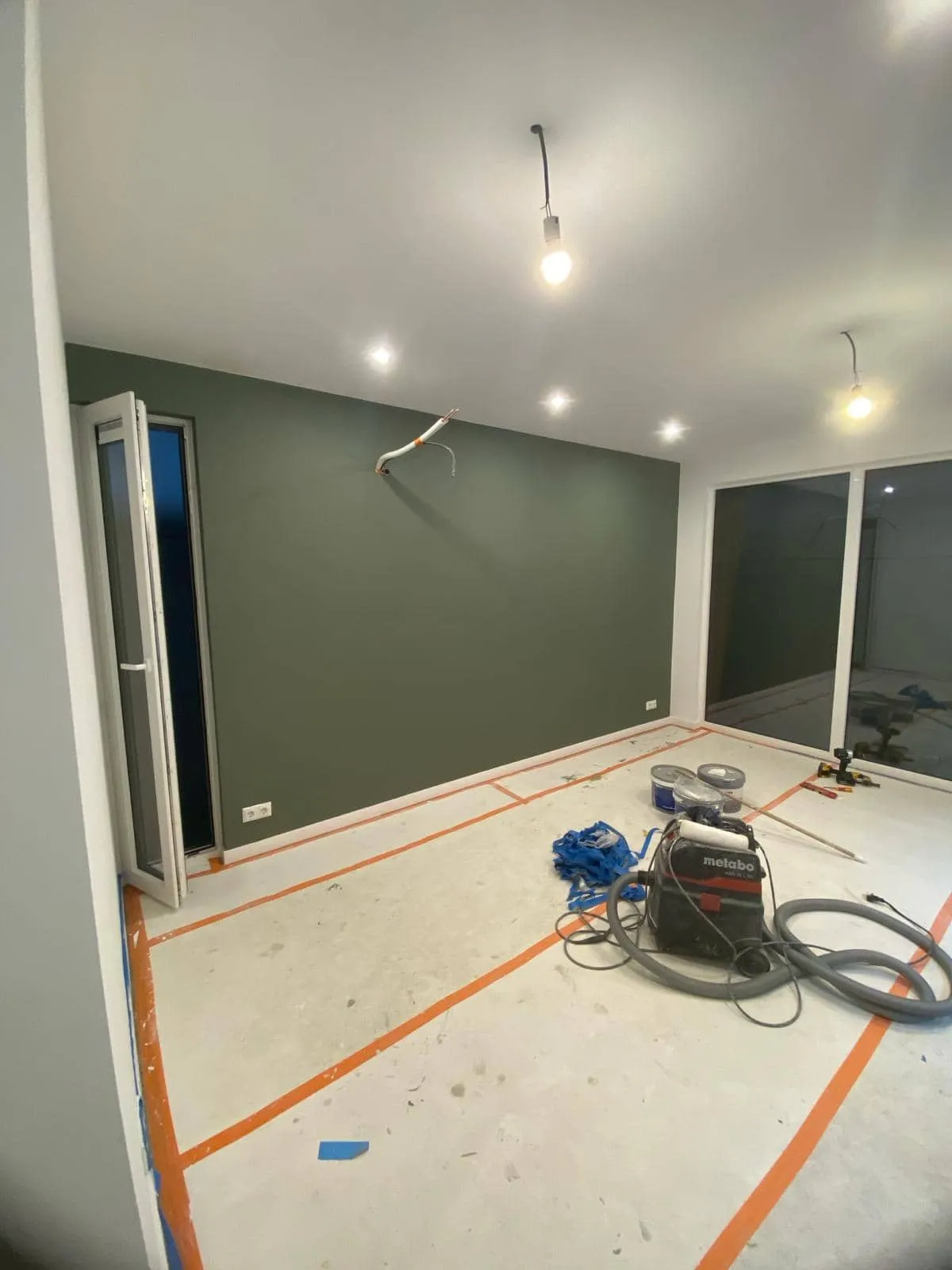 Poză serviciu: zugrăveli